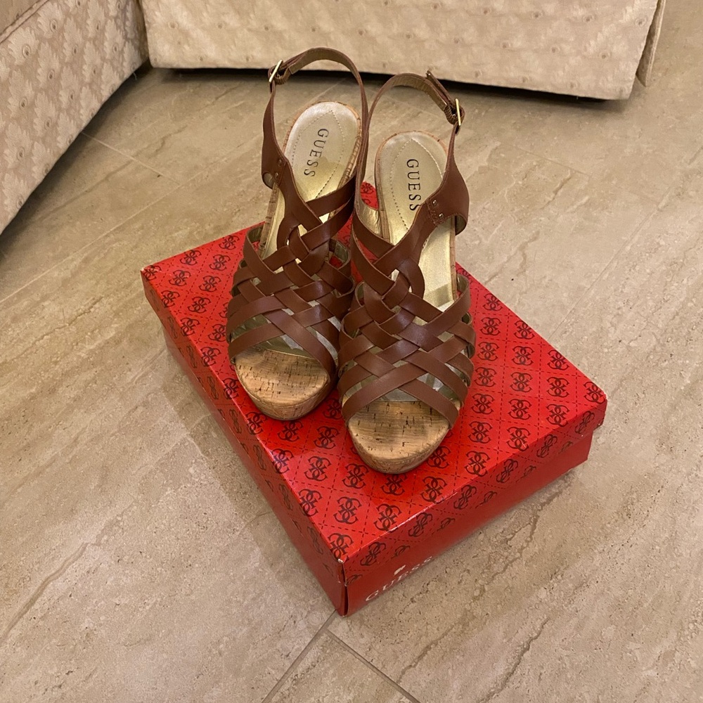 GUESS Women's Brown Woven Sandals Size 9
